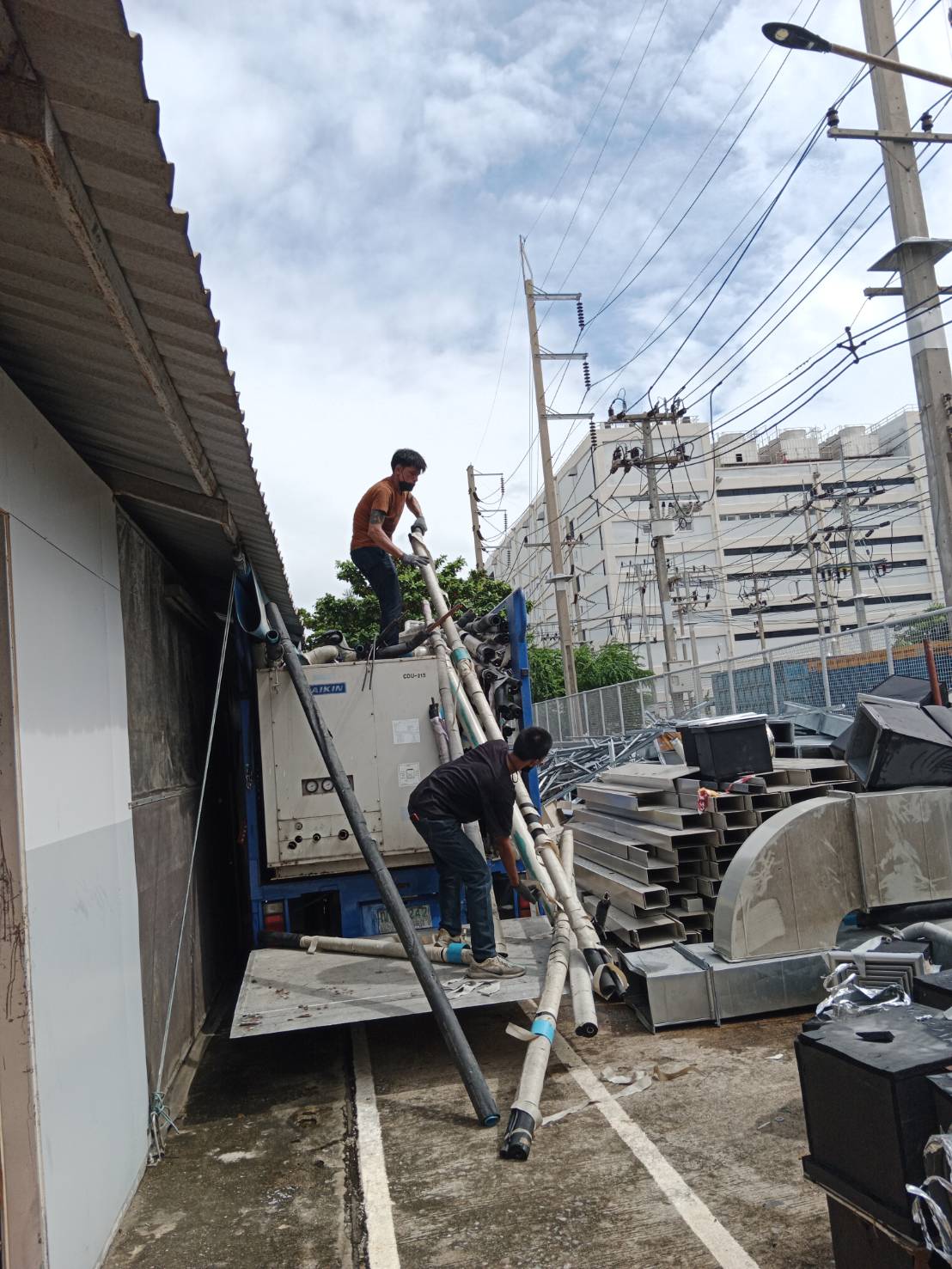 14 - https://กันตพงศ์รับซื้อแอร์เก่า.com | กันตพงศ์รับซื้อแอร์เก่า - บริการรับซื้อแอร์เก่าทุกสภาพ เรารับซื้อถึงที่ทั่วประเทศ ประเมินราคาให้ก่อนตกลงขาย เรามีทีมงานถอดแอร์มืออาชีพ รับซื้อแอร์เก่าทุกสภาพ รับซื้อแอร์เก่าจำนวนมาก ให้ราคาสูง ไม่กดราคา